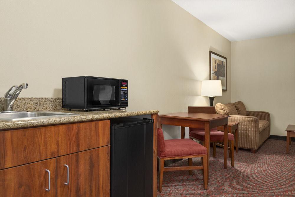 Hampton Inn Potomac Mills Woodbridge Eksteriør billede