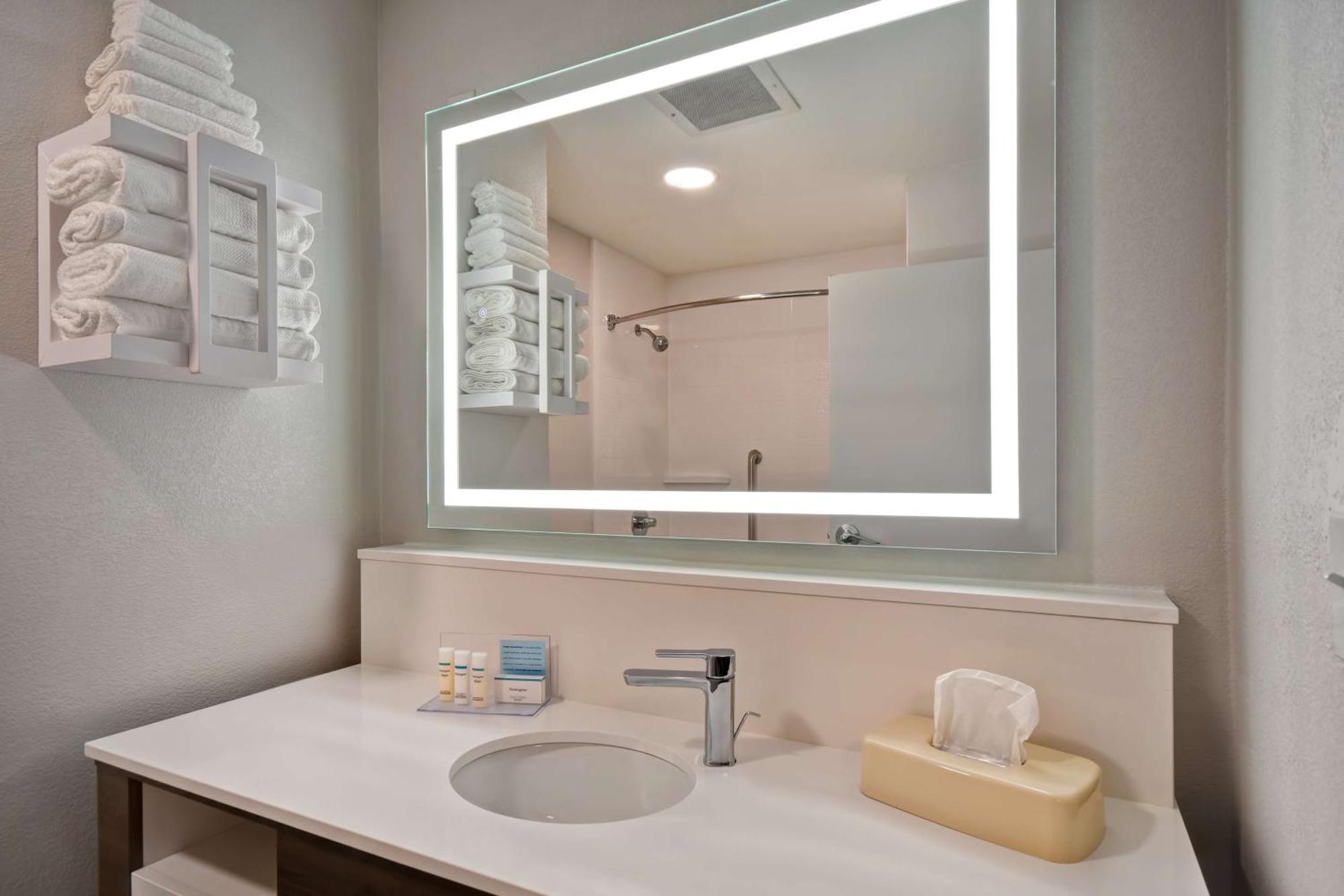 Hampton Inn Potomac Mills Woodbridge Eksteriør billede
