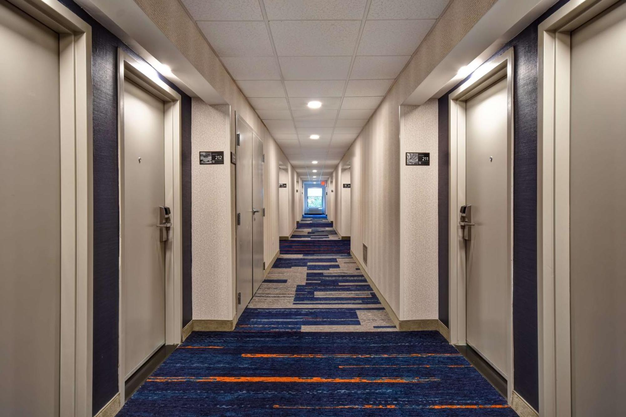 Hampton Inn Potomac Mills Woodbridge Eksteriør billede