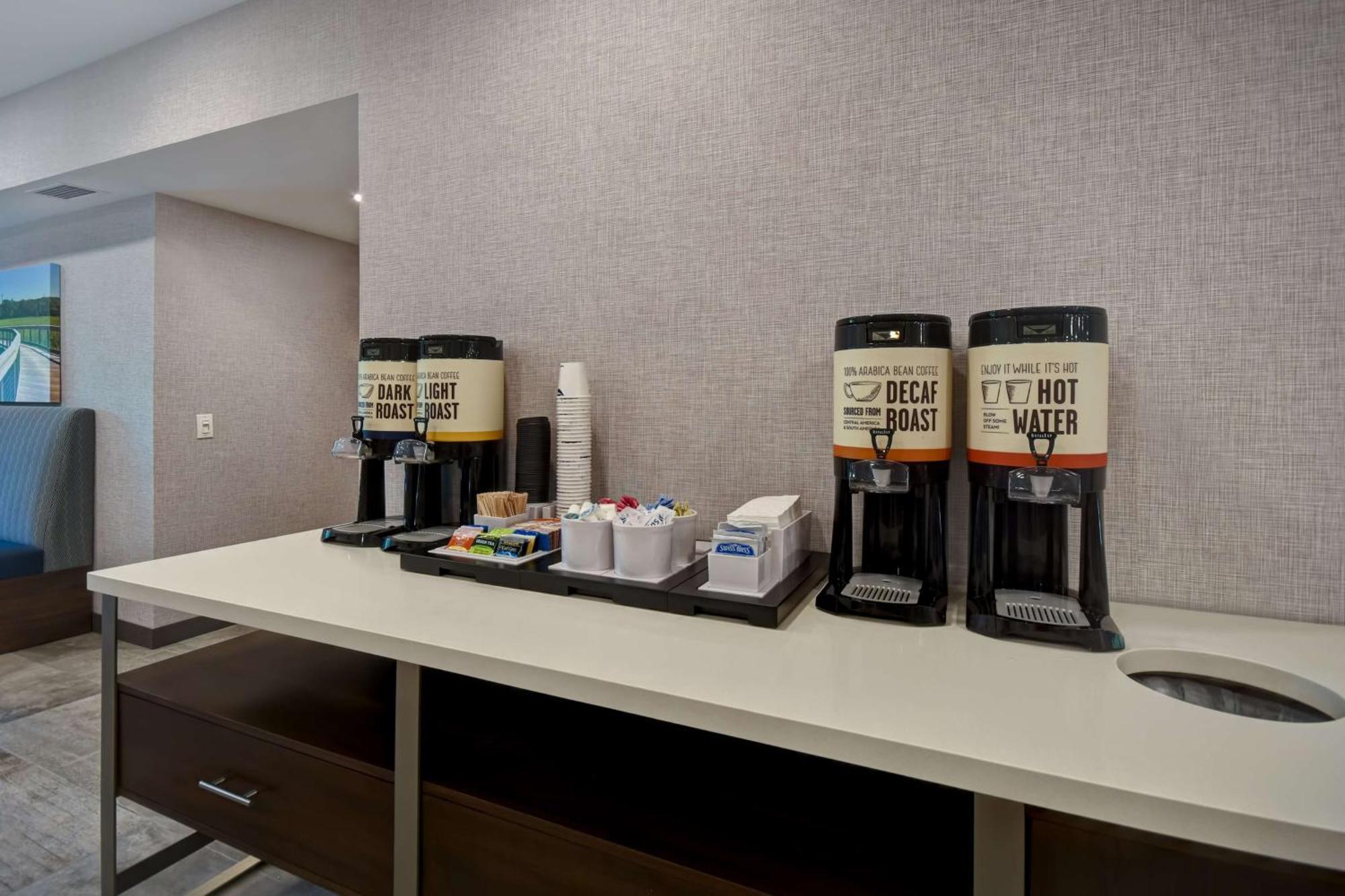 Hampton Inn Potomac Mills Woodbridge Eksteriør billede