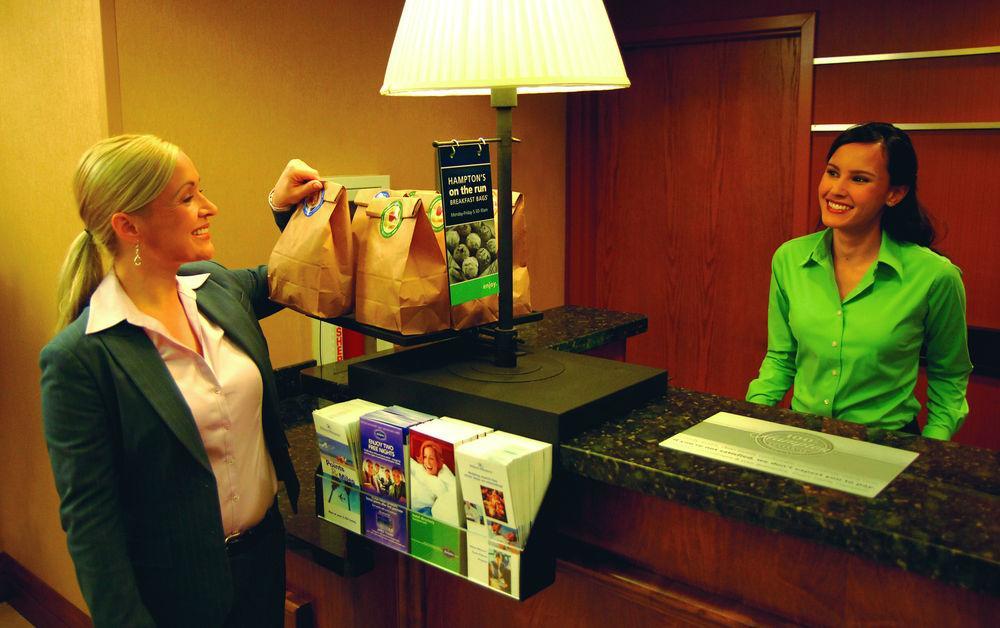 Hampton Inn Potomac Mills Woodbridge Eksteriør billede